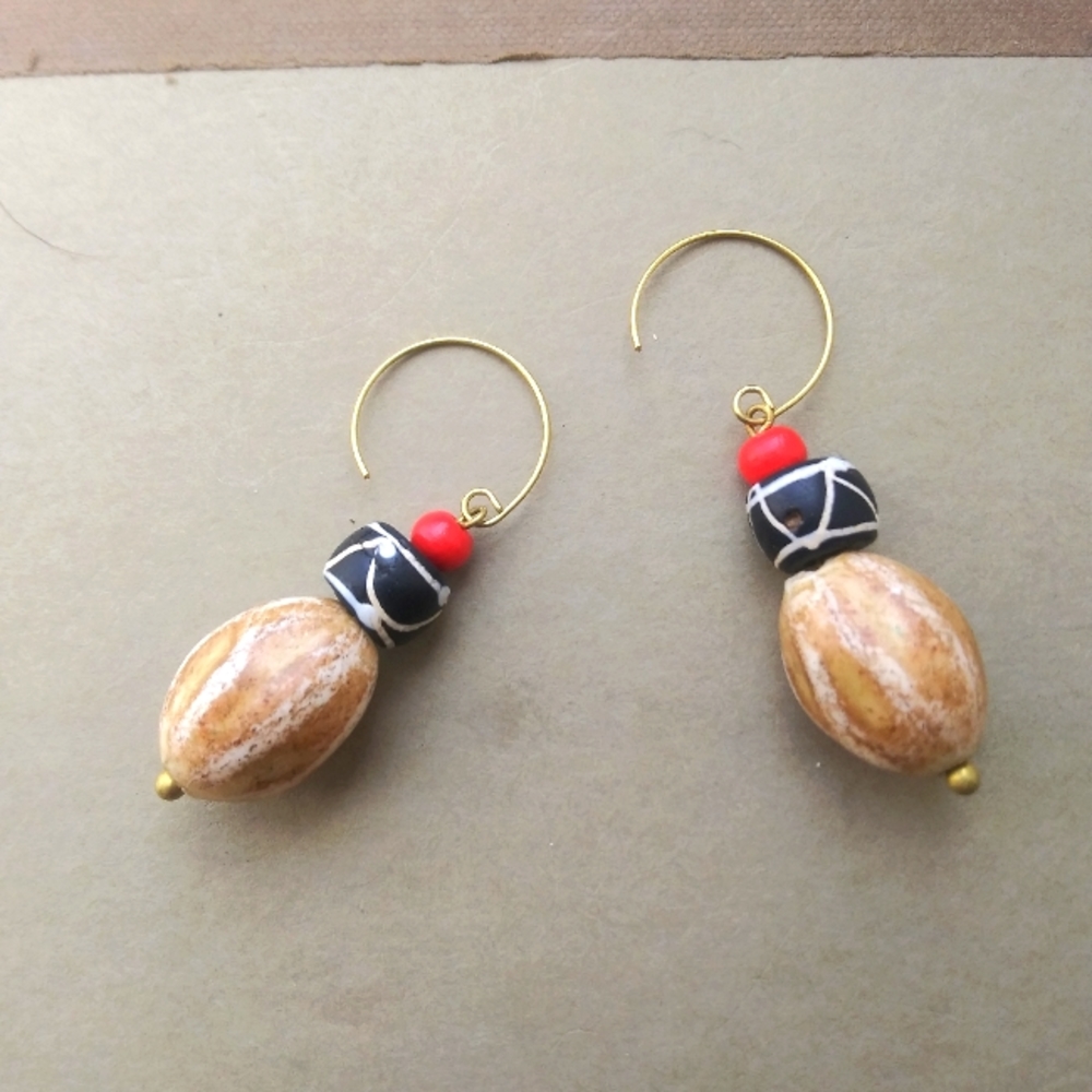 'Nut' Dangles with Red - Picture 3 of 3